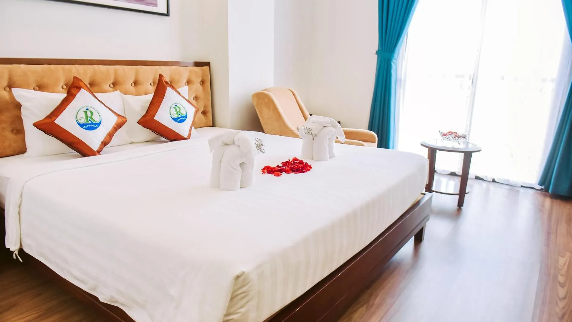 Ritzy Boutique Hotel Da Nang Beach Vietnam