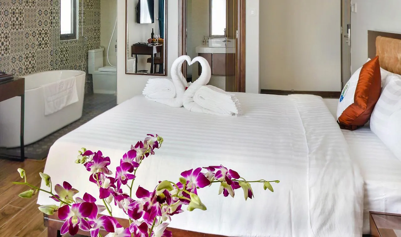 Ritzy Boutique Hotel Da Nang Beach Vietnam