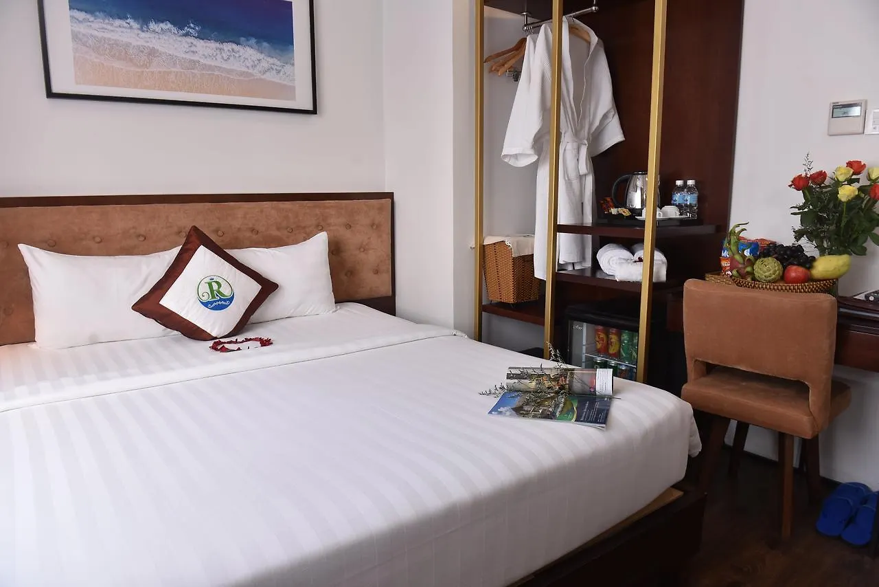 Ritzy Boutique Hotel Da Nang Beach