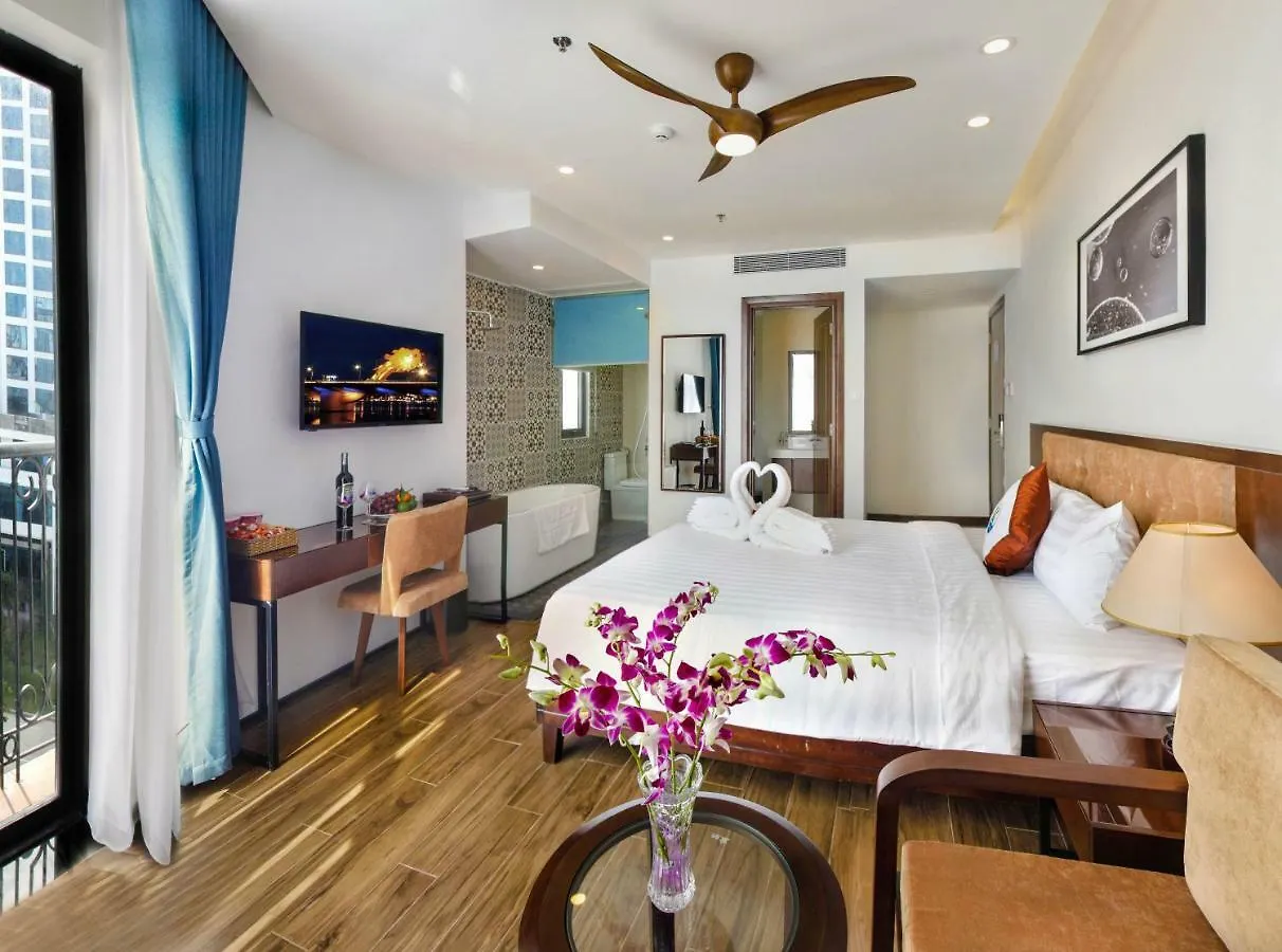 Ritzy Boutique Hotel Da Nang Beach